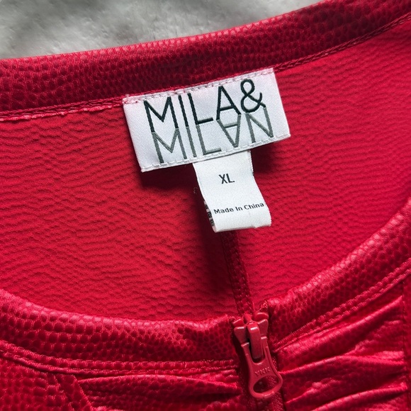 Red Ruched Women's Jacket - Picture 2 of 8